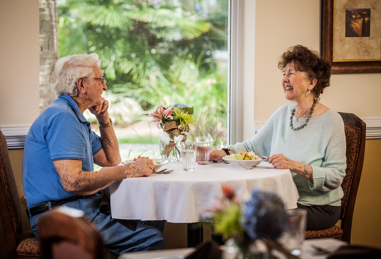 Dining at Veranda of Pensacola
